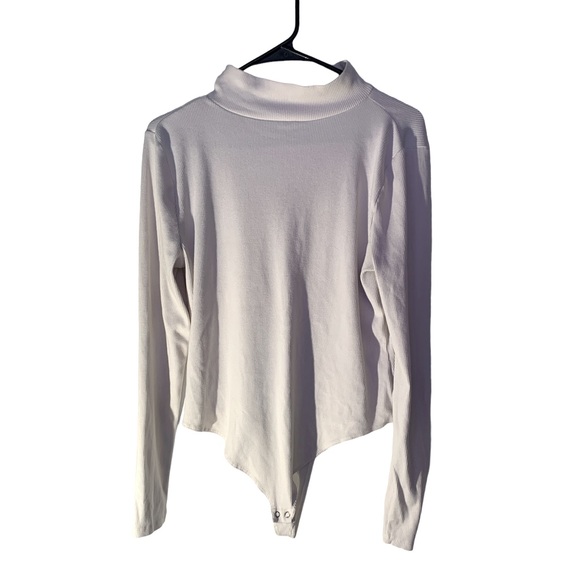 White long sleeve turtle neck body suit - Picture 1 of 1